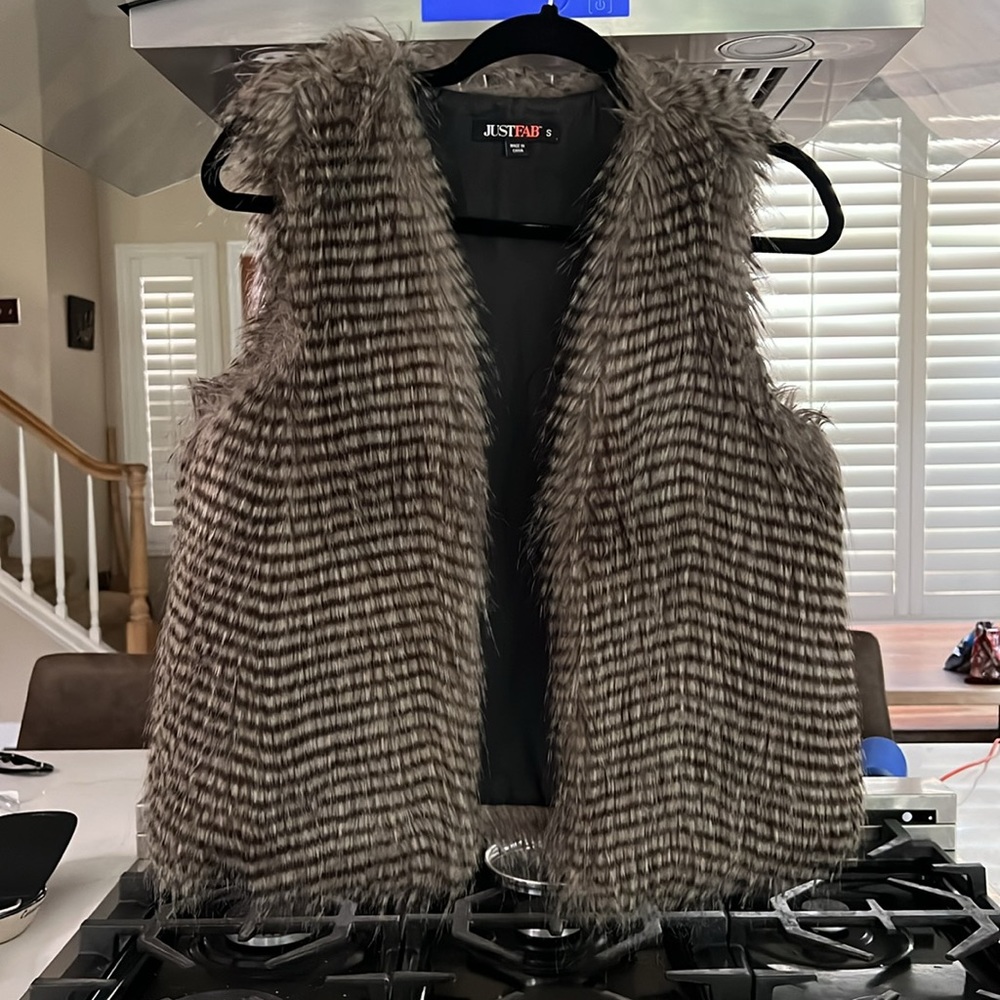 FAUX FUR Vest